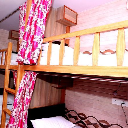 Delta Dormitory Mumbai Bagian luar foto