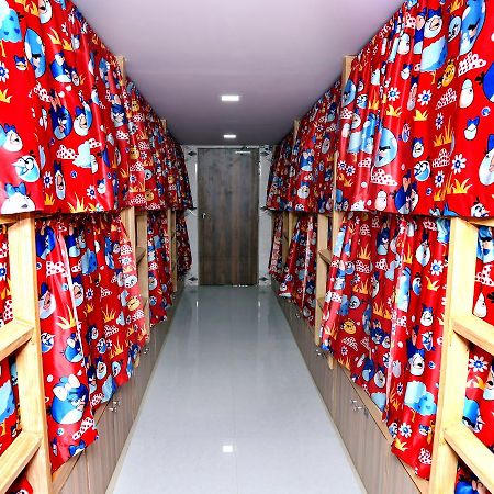 Delta Dormitory Mumbai Bagian luar foto
