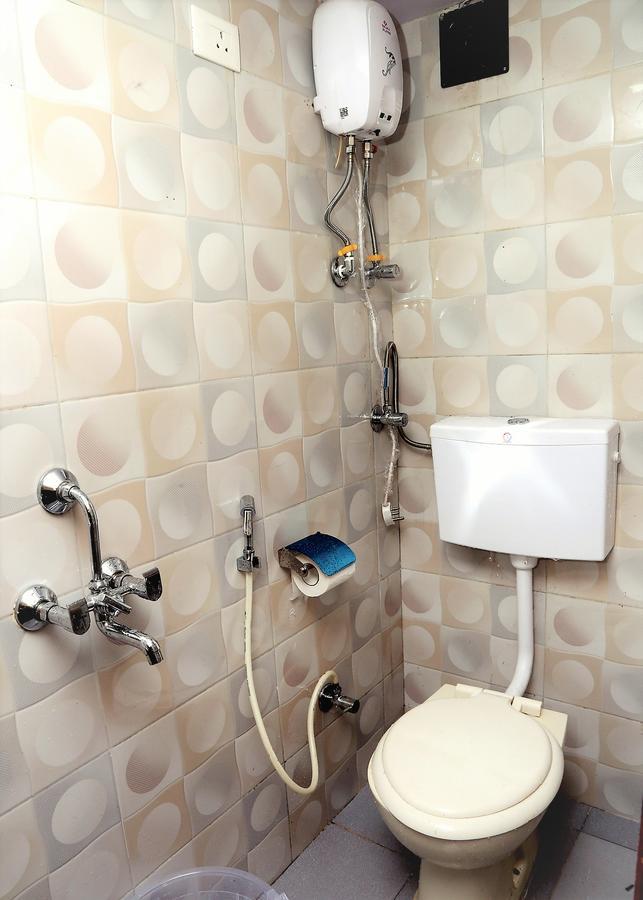 Delta Dormitory Mumbai Bagian luar foto