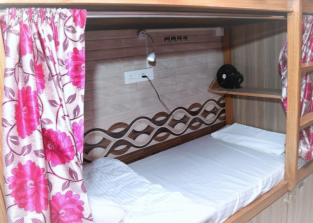 Delta Dormitory Mumbai Bagian luar foto