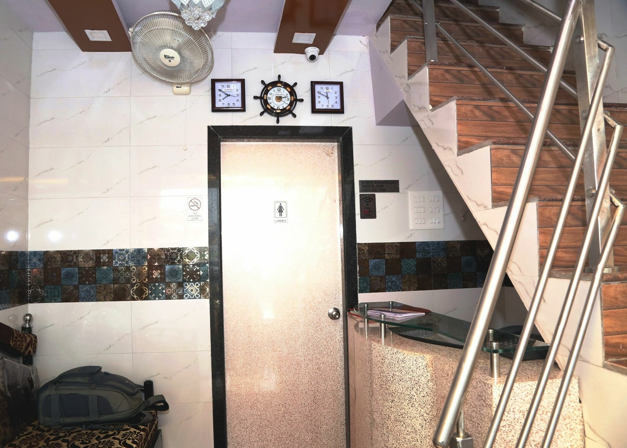 Delta Dormitory Mumbai Bagian luar foto