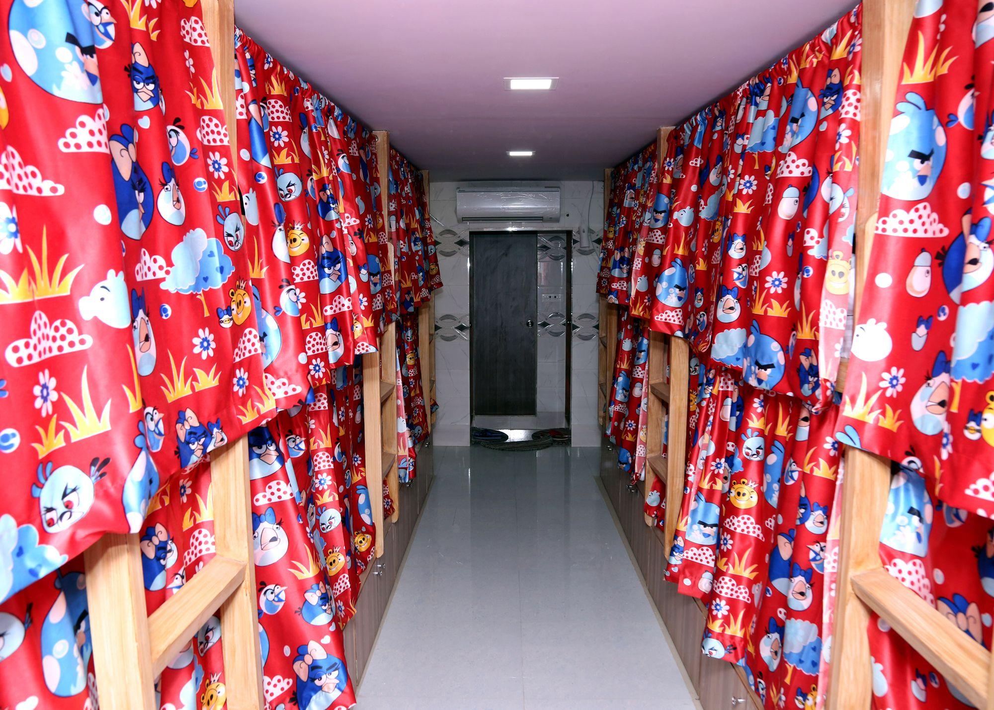 Delta Dormitory Mumbai Bagian luar foto